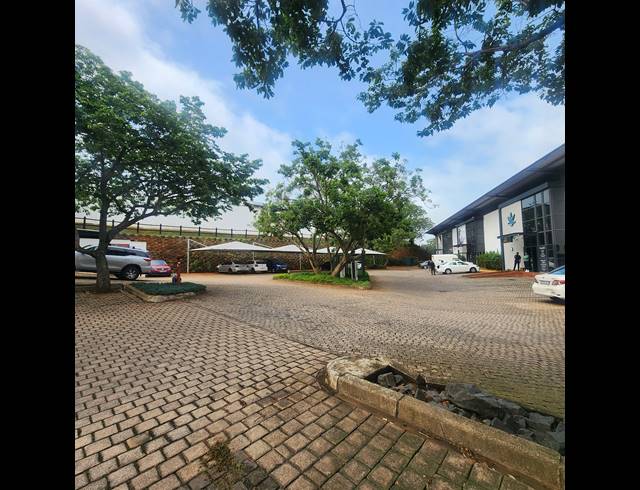 351M² OFFICE FOR SALE IN UMHLANGA CENTRAL